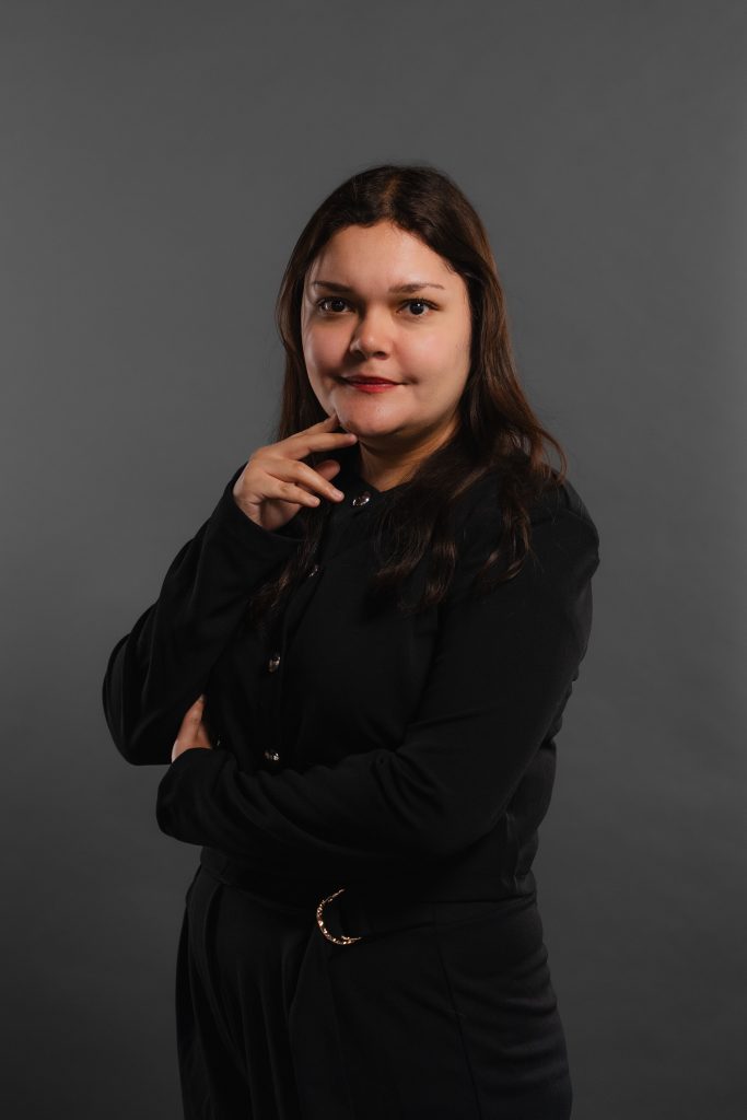 Abogada Jocelyn Tello, especialista en redacción.